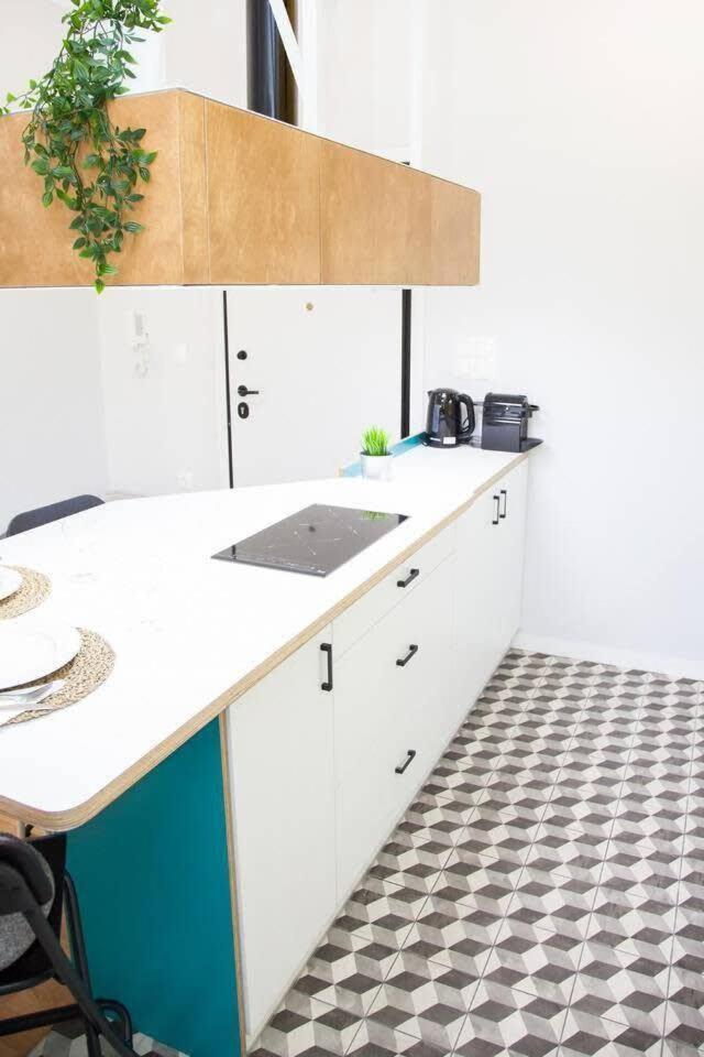 Fully Renovated, Modern Beauty In Central Athens! Buitenkant foto
