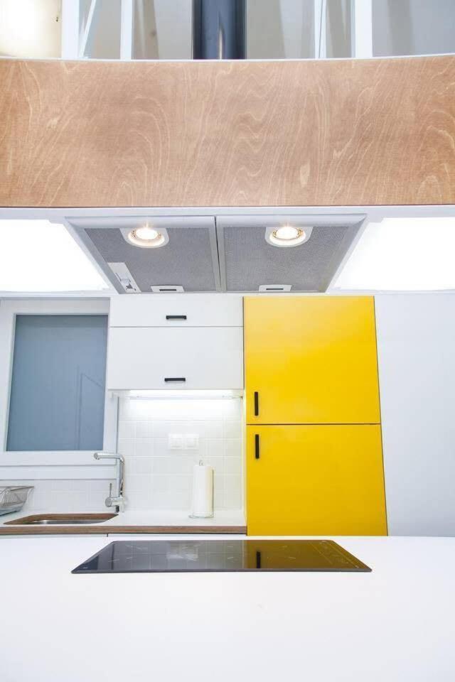Fully Renovated, Modern Beauty In Central Athens! Buitenkant foto